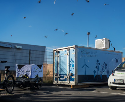 Container