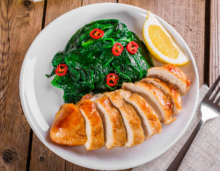 Hähnchen mit Kokosspinat