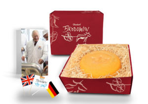 Geschenkpaket Brodowiner Krone - im dekorativen Geschenkkarton mit Geschenkkarte und 30 Käsespießen aus Holz